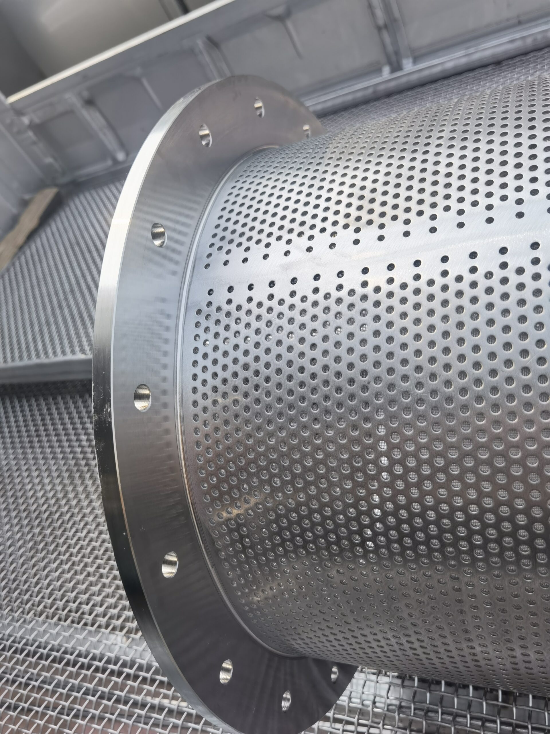 Forforated metallum filter tubo
